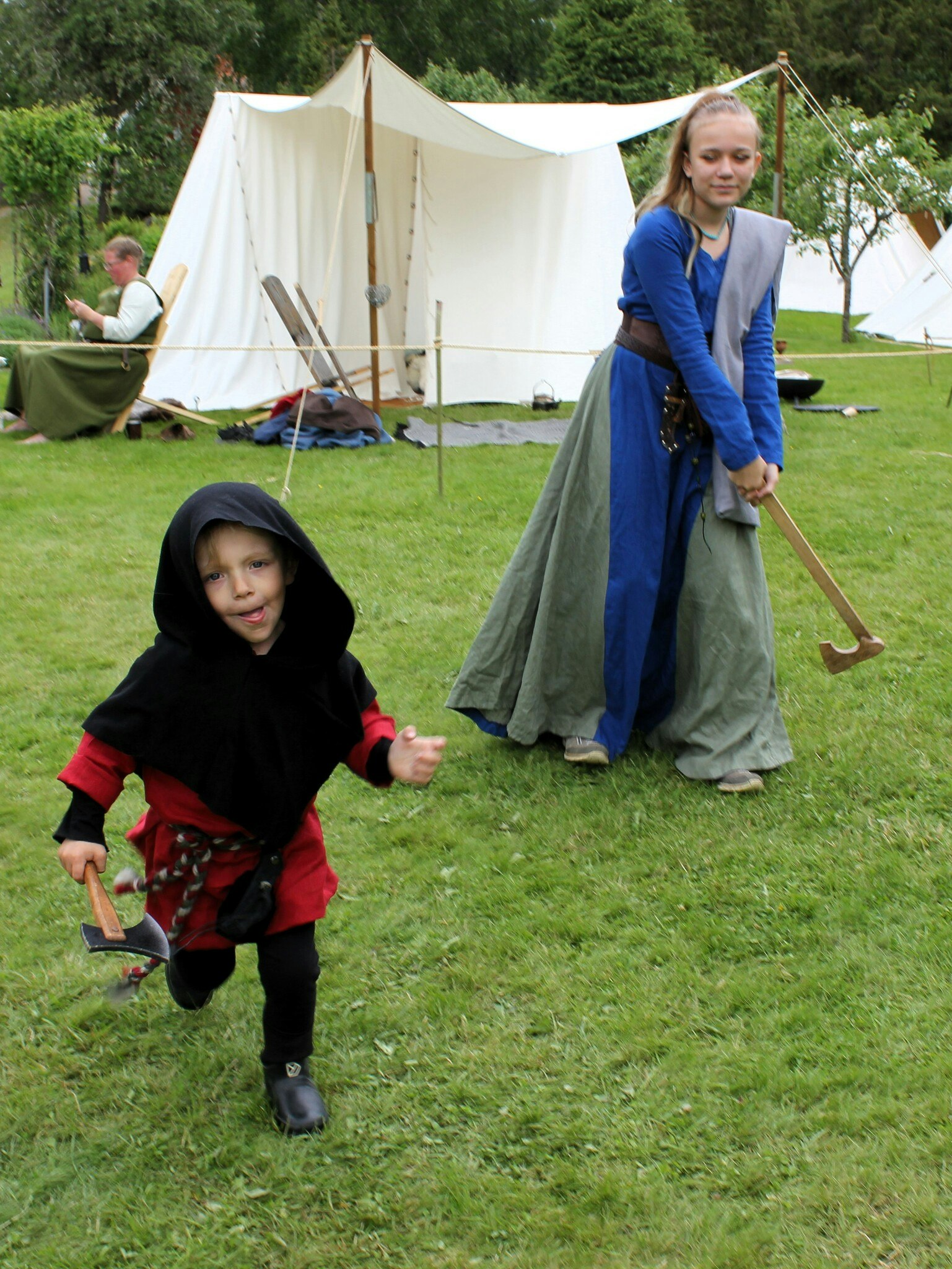 Vikingahuva/cape barn i 100% eko Ull fr. 599 kr