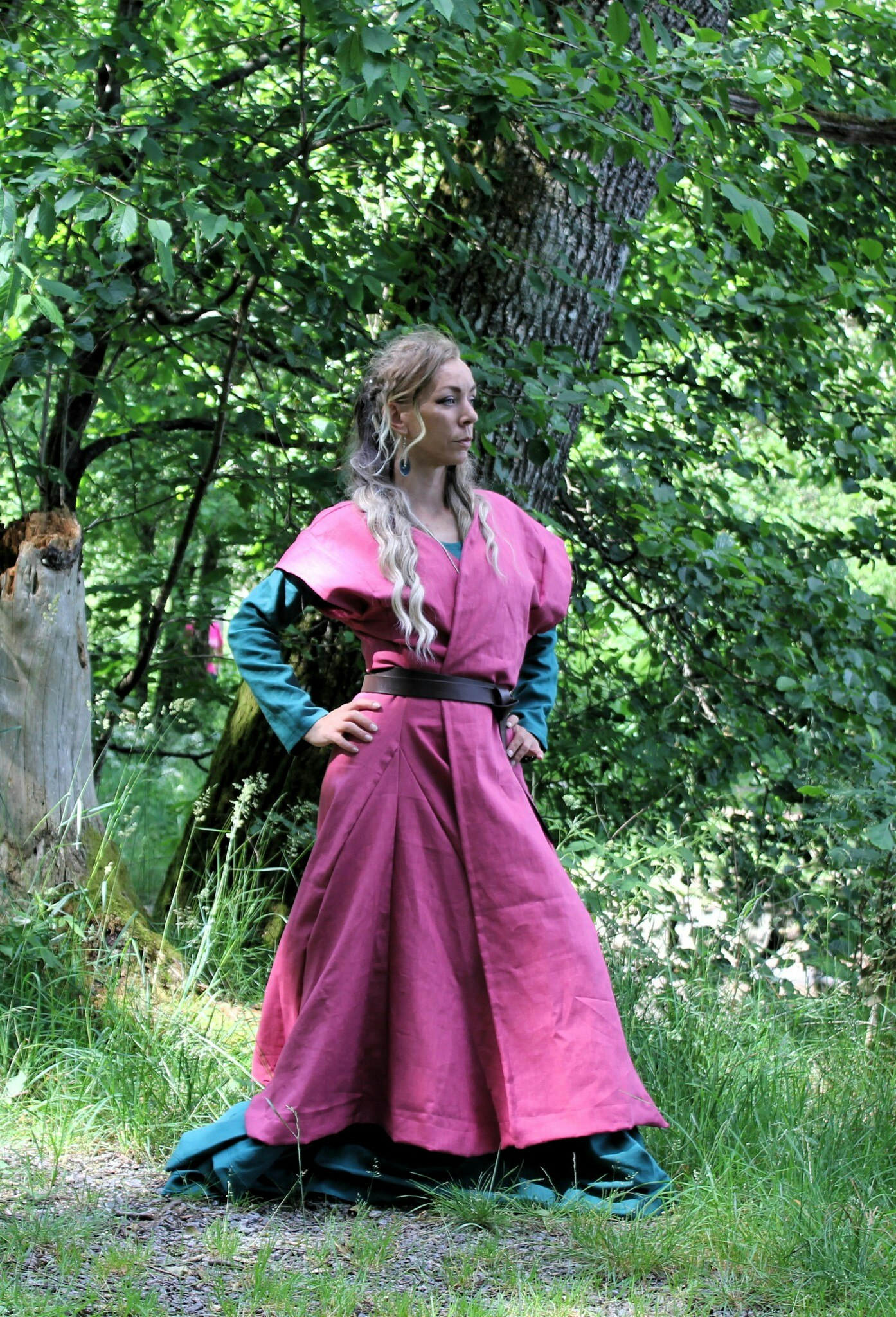 Rosa viking klänning i Linne