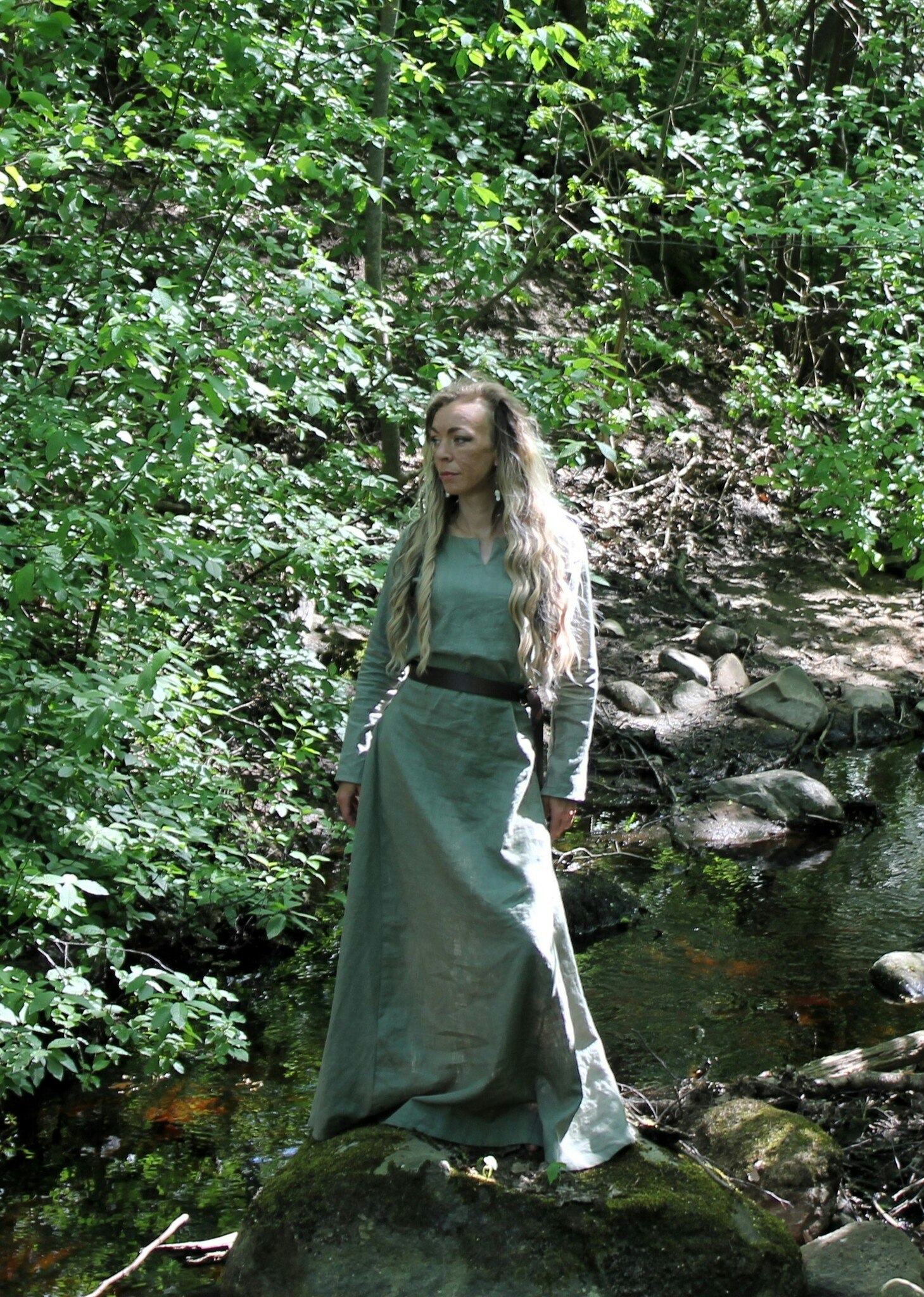 Grön vikingaklänning Istand i Linne