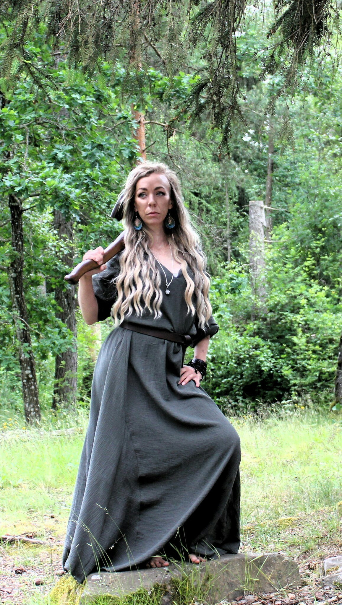 Mörk Grön vikingaklänning