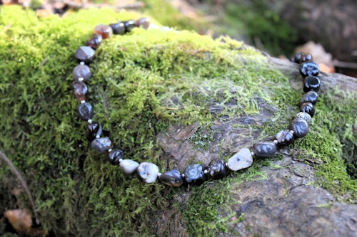 Naturens krafter i halsband