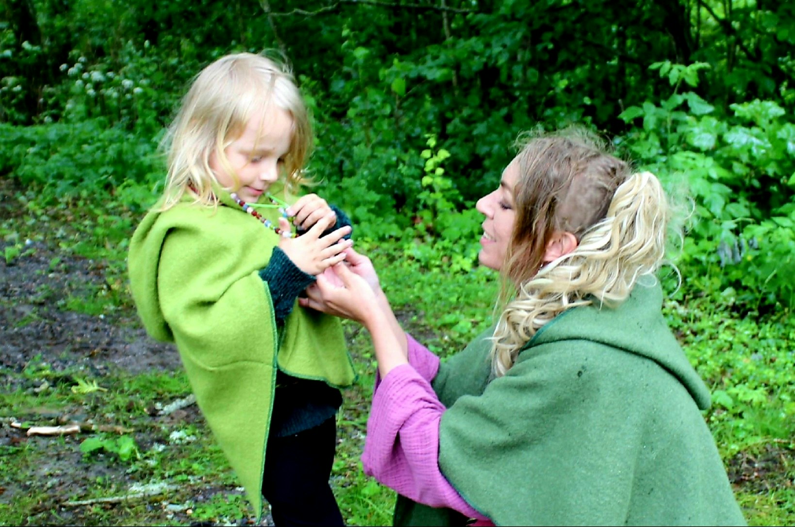 Grön barn viking ullcape