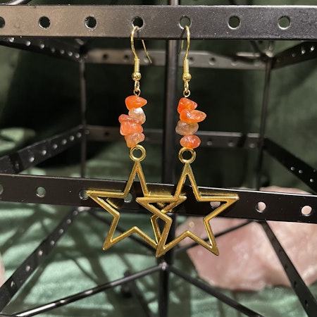 Örhängen - Karneol - Chips - Guld Stjärna Charms