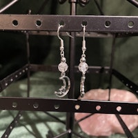 Örhängen - bergkristall- Rund - Silver Måne Charm