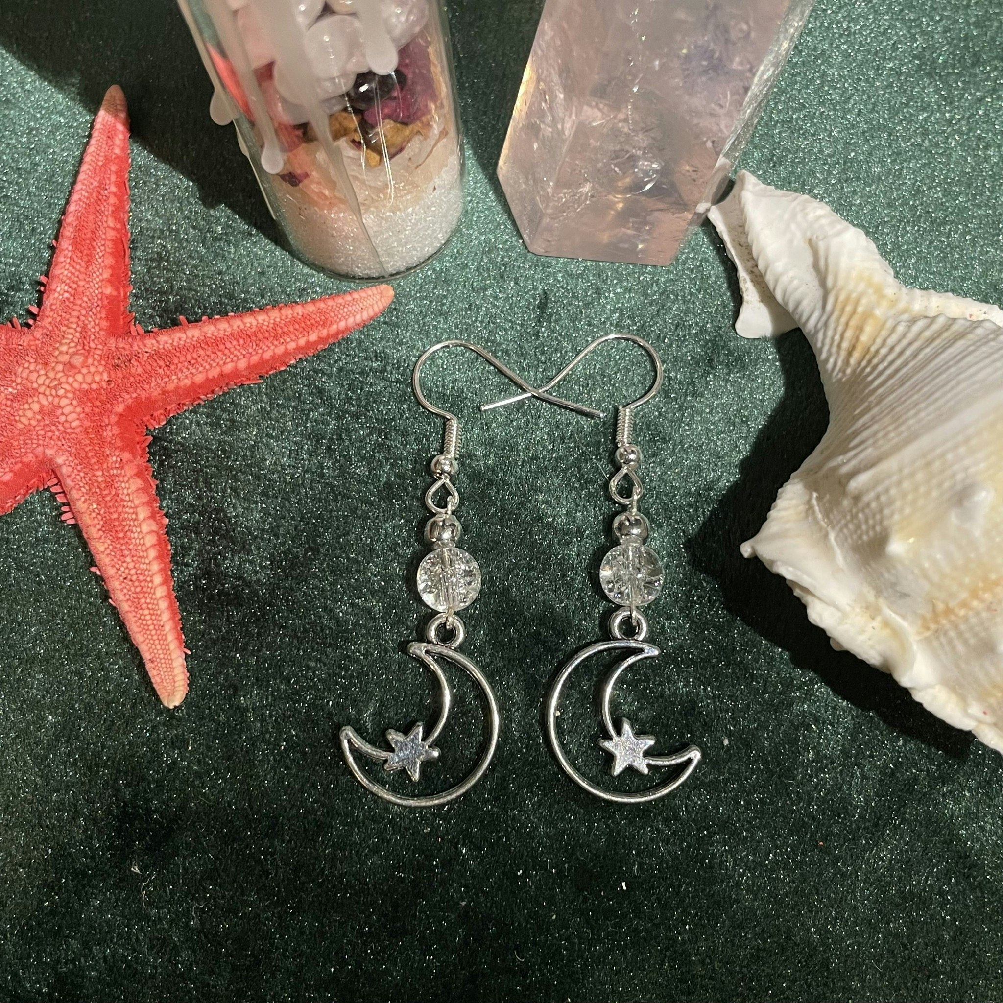 Örhängen - bergkristall- Rund - Silver Måne Charm