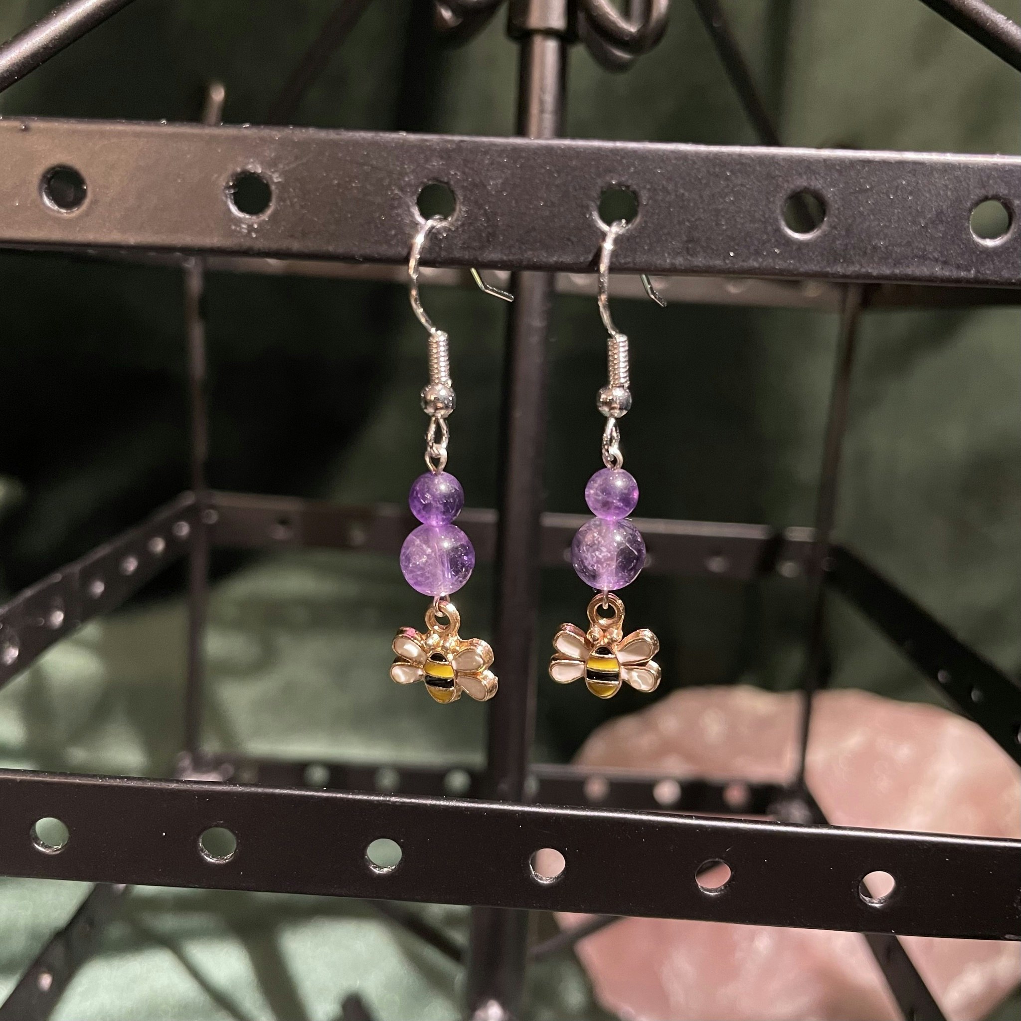 Örhängen- Ametist - Rund - Bi Charm