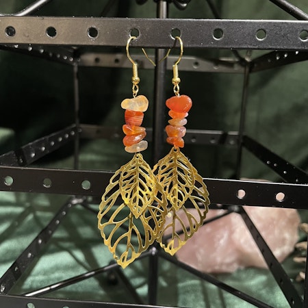 Örhängen- Karneol - Chips - Guld Blad Charm