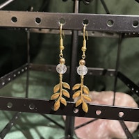 Örhängen - Krakelerad Bergskristall - Guld Växt Charm