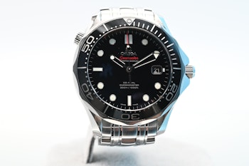 SOLD Omega Seamaster Diver - Box & Papers 212.30.41.20.01.003