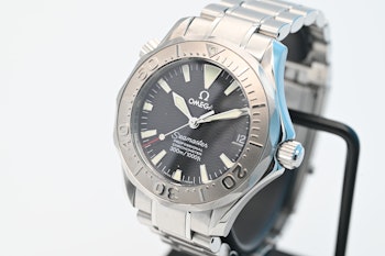 SOLD Omega Seamaster Professional 300m Mid Size Box, Tag & 3 papers - 422
