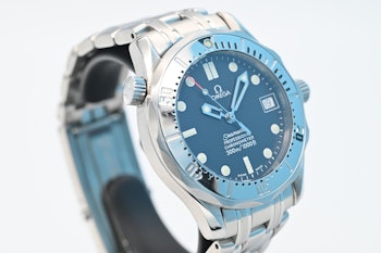 SOLD Omega Seamaster Professional 300m Mid Size 2552.80 - 386
