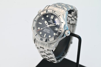 Sold: Omega Seamaster Professional 300m Mid Size 2562.80 Box papers + tag- 542