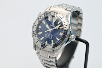SOLD Omega Seamaster Professional 300m Mid "Electric Blue" Box&Paper+Tag ref: 2253.80- 562