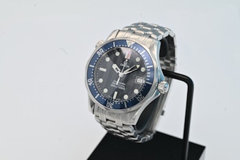 SOLD Omega Seamaster Diver 300 M Professional 300m Mid Size 2561.80 - 630