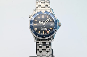 SOLD Omega Seamaster Professional 2551.80 Mid Size - 710