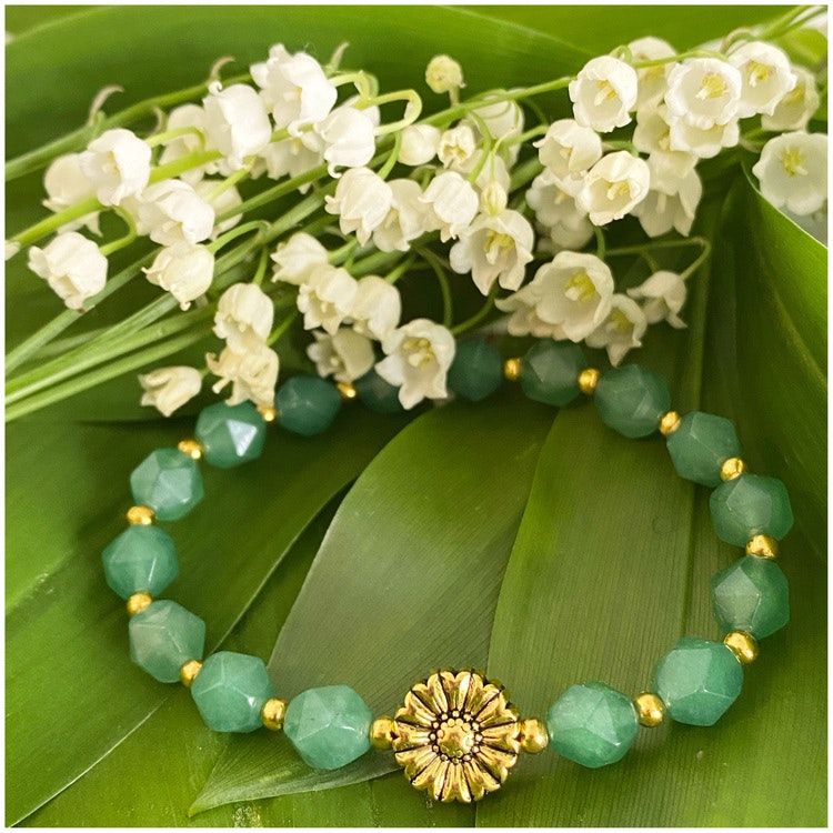 Jade 8x7 mm gracious green