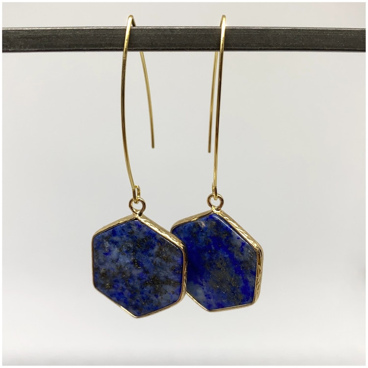 Smyckestillverkning - Hexagonformade stenhängen lapis lazuli örhängen