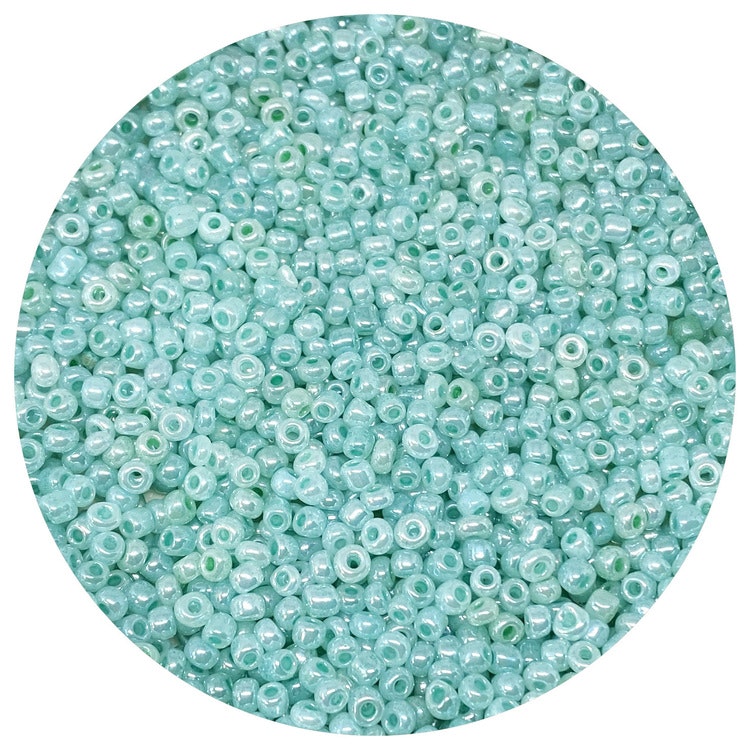 Seed beads 8/0 marvelous mint
