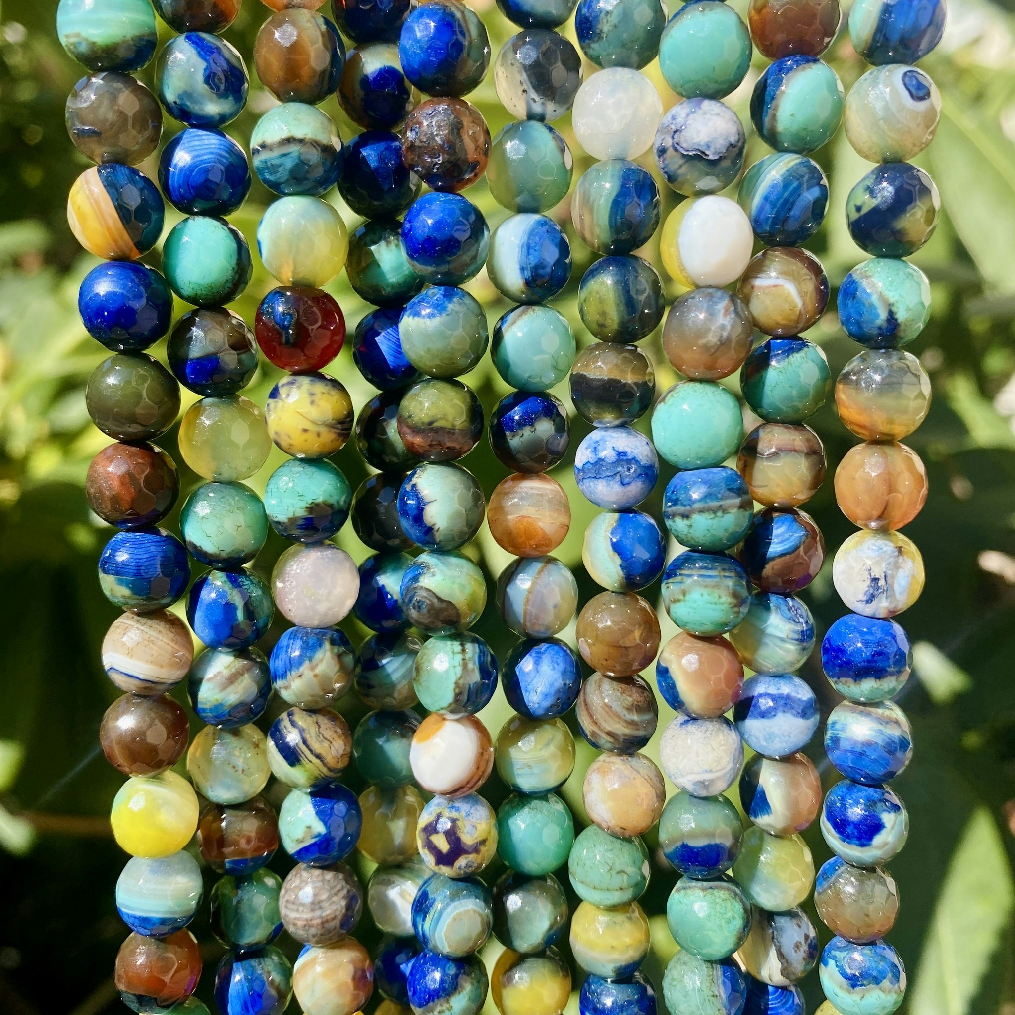 Facetterade agater 8 mm sea/dark blue