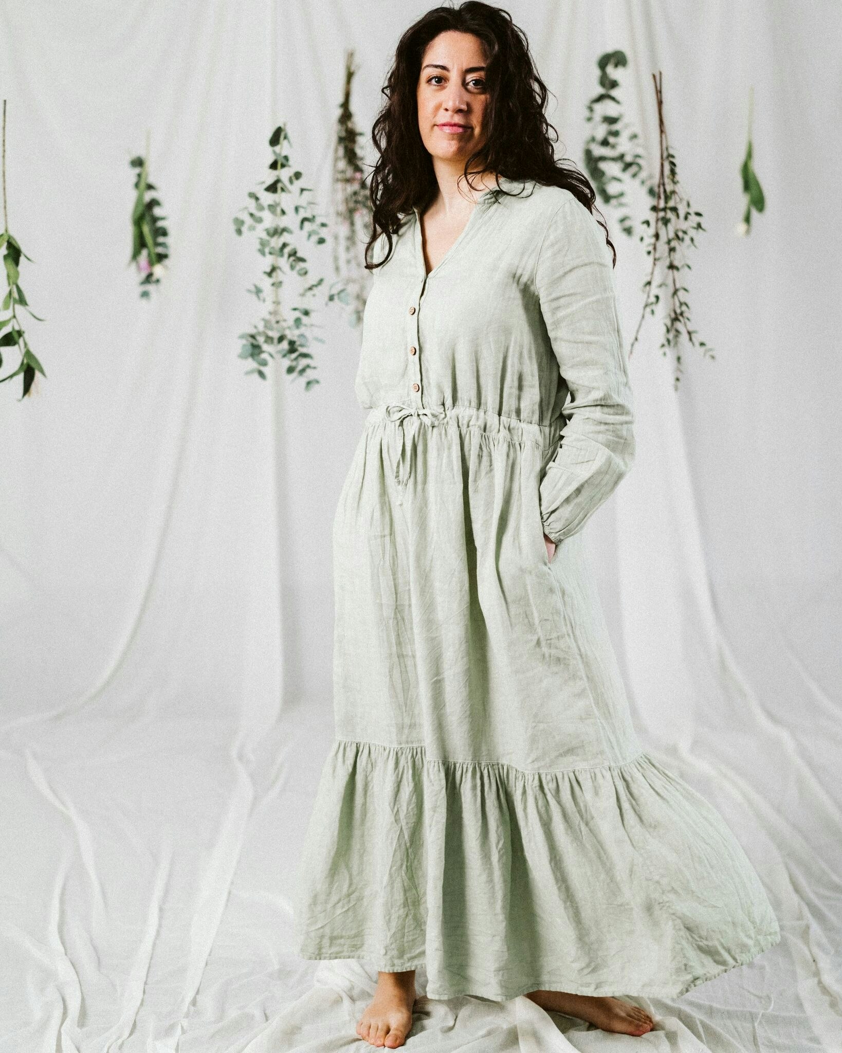 Romantisk linne klänning grön I Maxi klänning bohostil grön hos SOONA -  Soonacollection.com