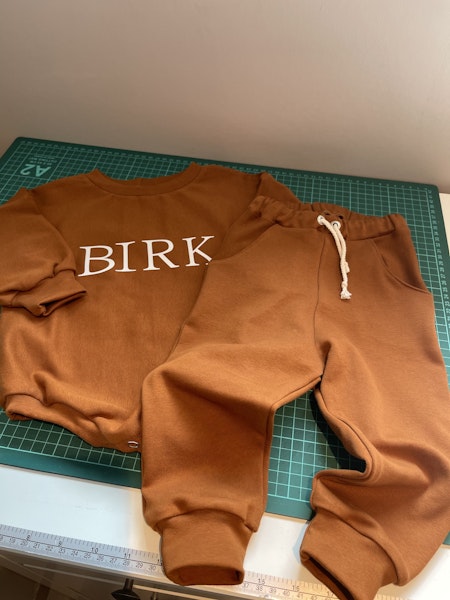 Oversized genserbody med bukse (gutt)