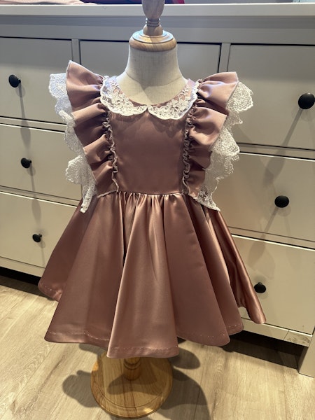 Bohemian satin dress (3 år)