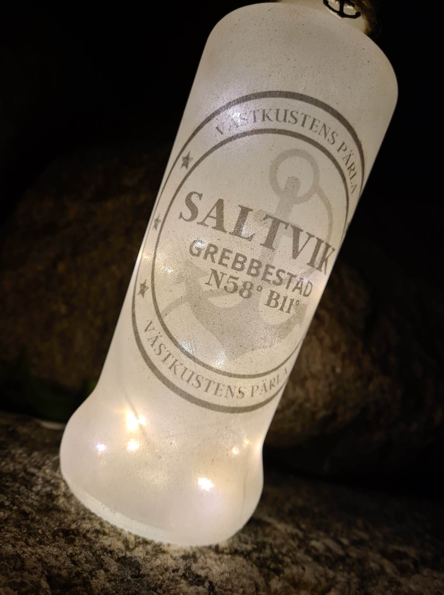 Flaska med belysning Saltvik Grebbestad