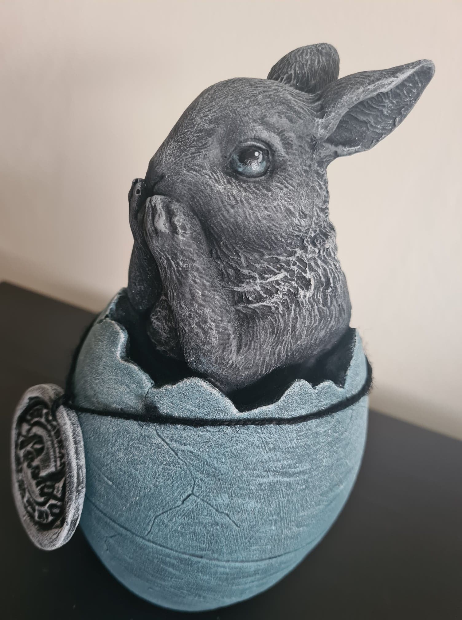 Hare i ägg men berlock pastell