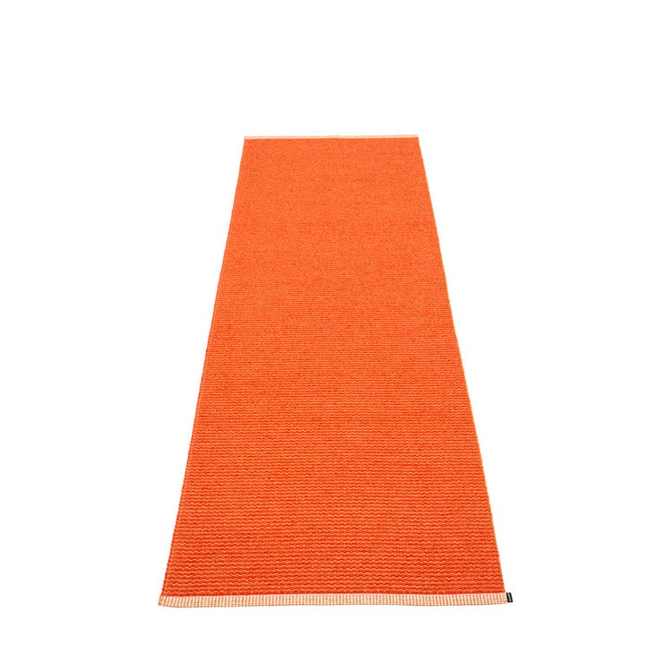 Pappelina matta Mono Pale Orange · Coral Red - Designbutiken Strängnäs