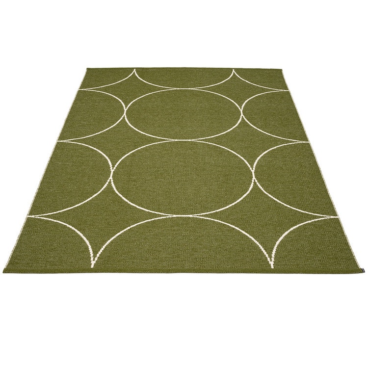 Pappelina matta Boo Dark Olive · Vanilla 180x275 cm
