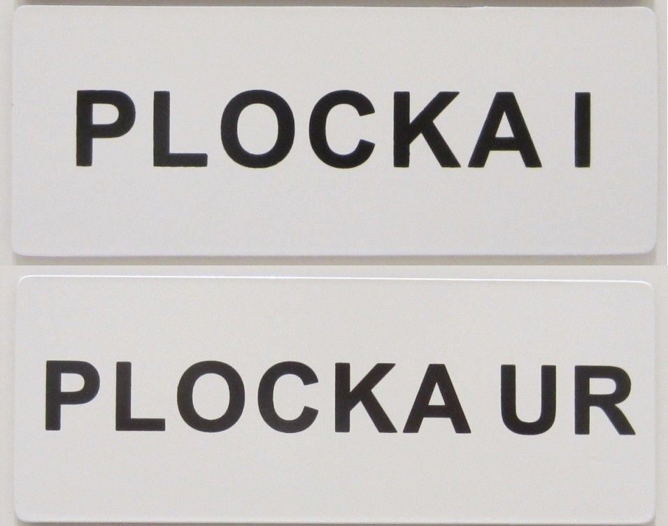 Diskmaskinsskylt PLOCKA I/PLOCKA UR vit