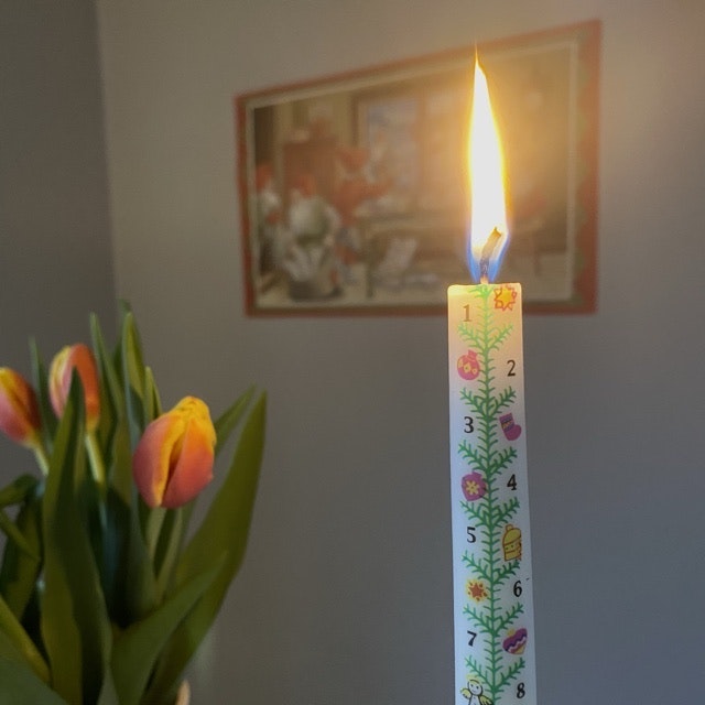 Kalenderljus smalt med dekor