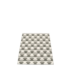 Pappelina matta Dana Warm Grey · Charcoal · Vanilla 70x100 cm