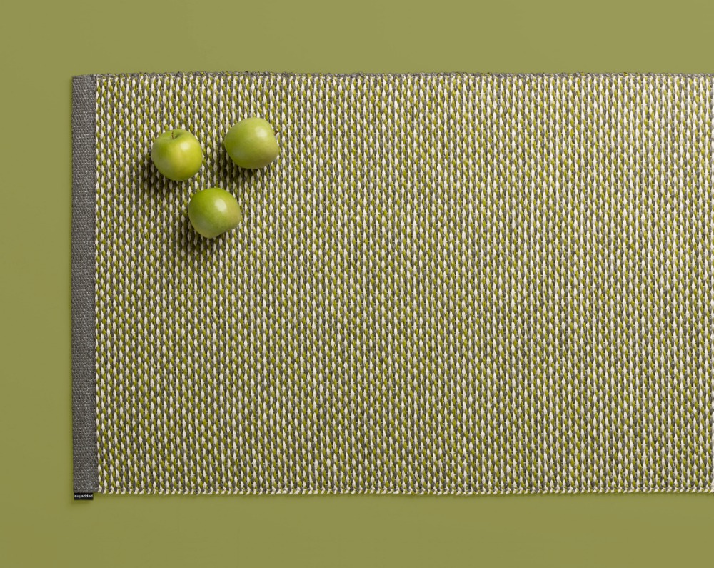 Pappelina matta Effi Apple · Charcoal · Vanilla 180x260 cm