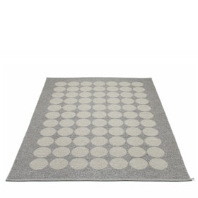 Pappelina matta Hugo Granit metallic · Warm grey 1800x260 cm