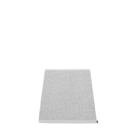 Pappelina matta Svea Grey metallic · Light grey 60x85 cm