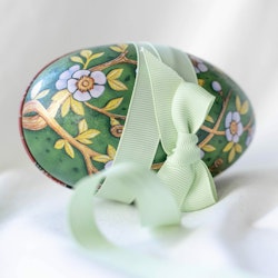 Påskägg Faberge grön med kvist