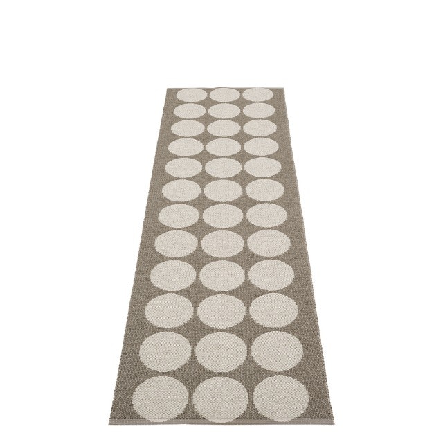 Pappelina matta Hugo Walnut metallic · Linen