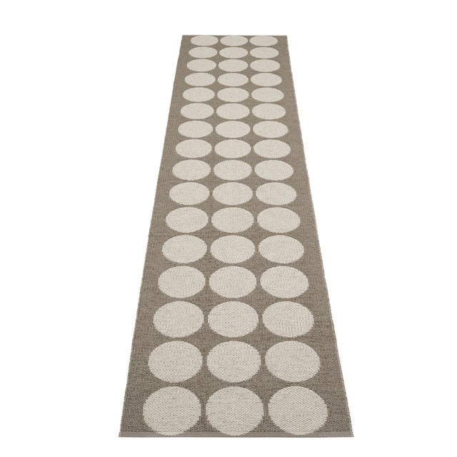 Pappelina matta Hugo Walnut metallic · Linen