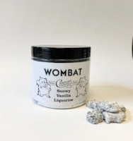 Wombat - Snowy Vanilla/Vaniljsockeröverdragen Saltlakrits, 150 g