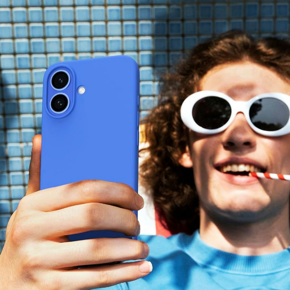 iPhone 16 Plus MC Silikonskal Blå färg