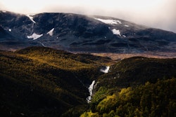 Hallingskarvet og Hivjufossen