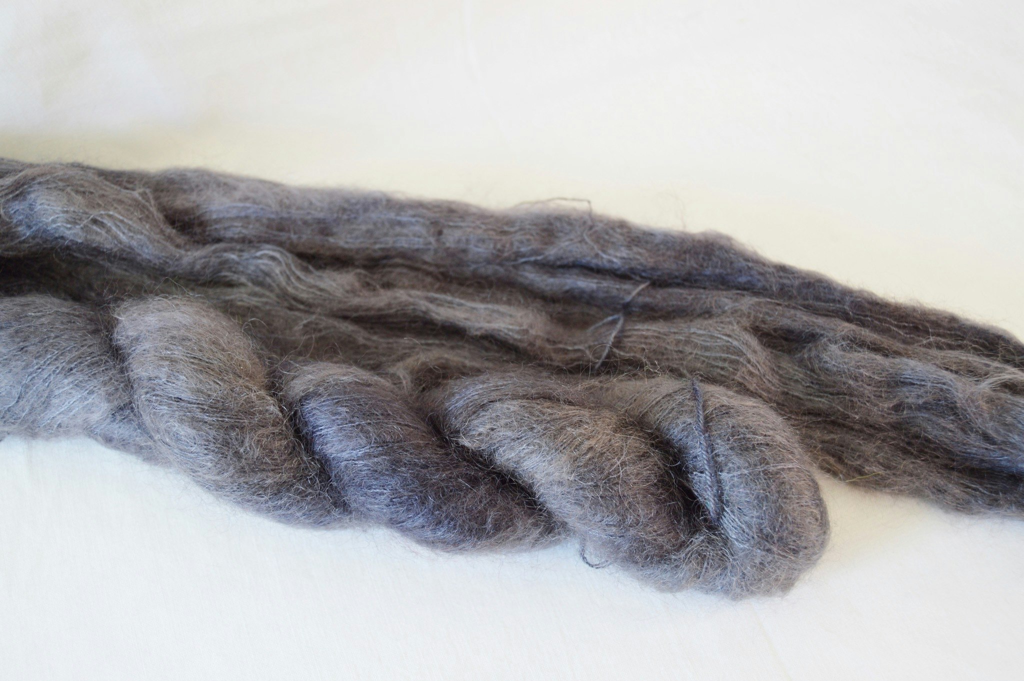 Skapa fantastiska projekt med vårt handfärgade silk/mohair garn!