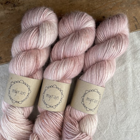 Fluffy Singles DK - Märtas Rosor