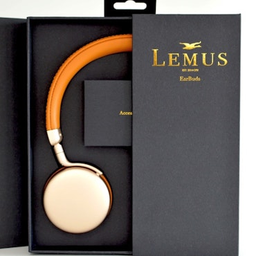 Demoex Lemus earbuds on ear,