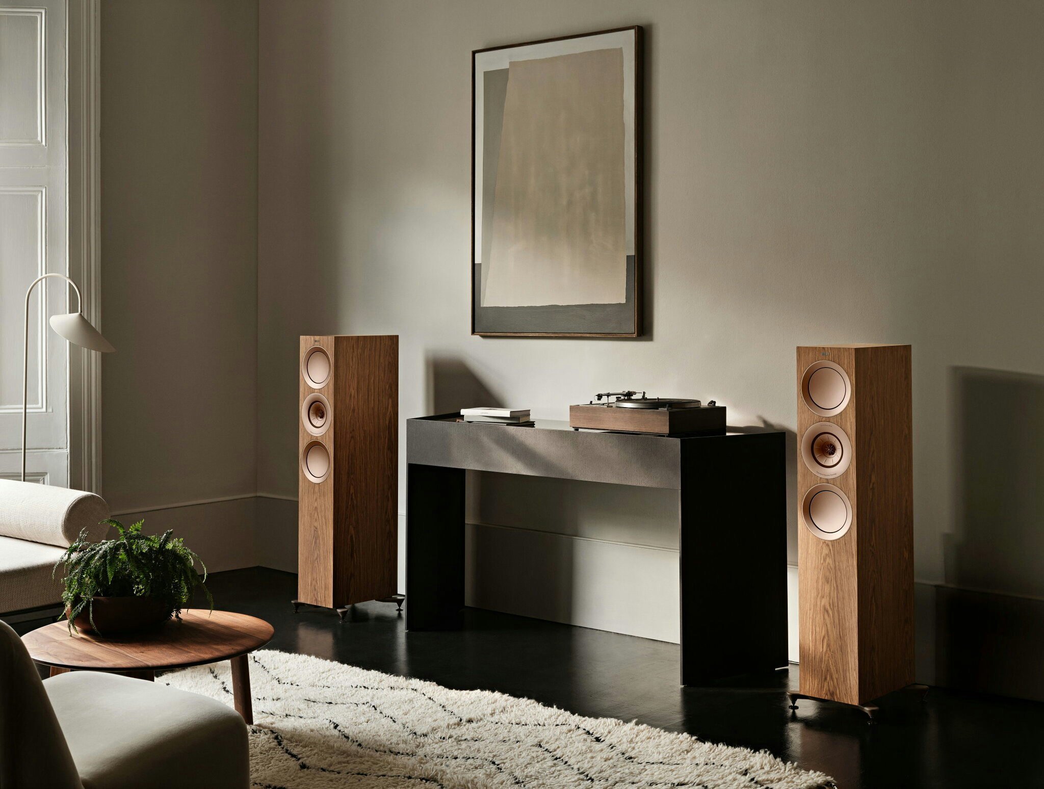 KEF r7 Meta