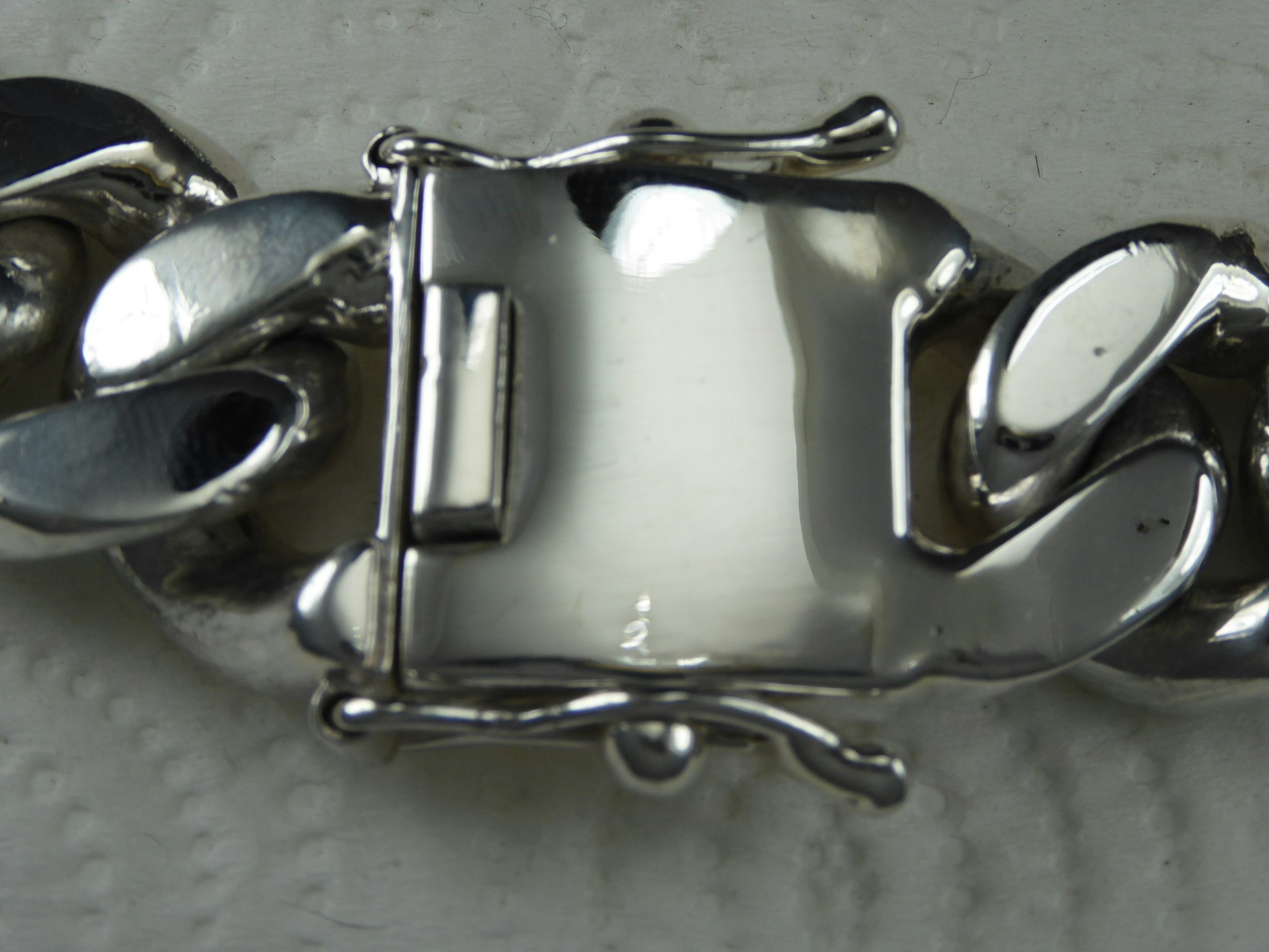 Pansarlänk 20 mm x 6.5 mm i 100% solid Sterling Silver. Handsmide.