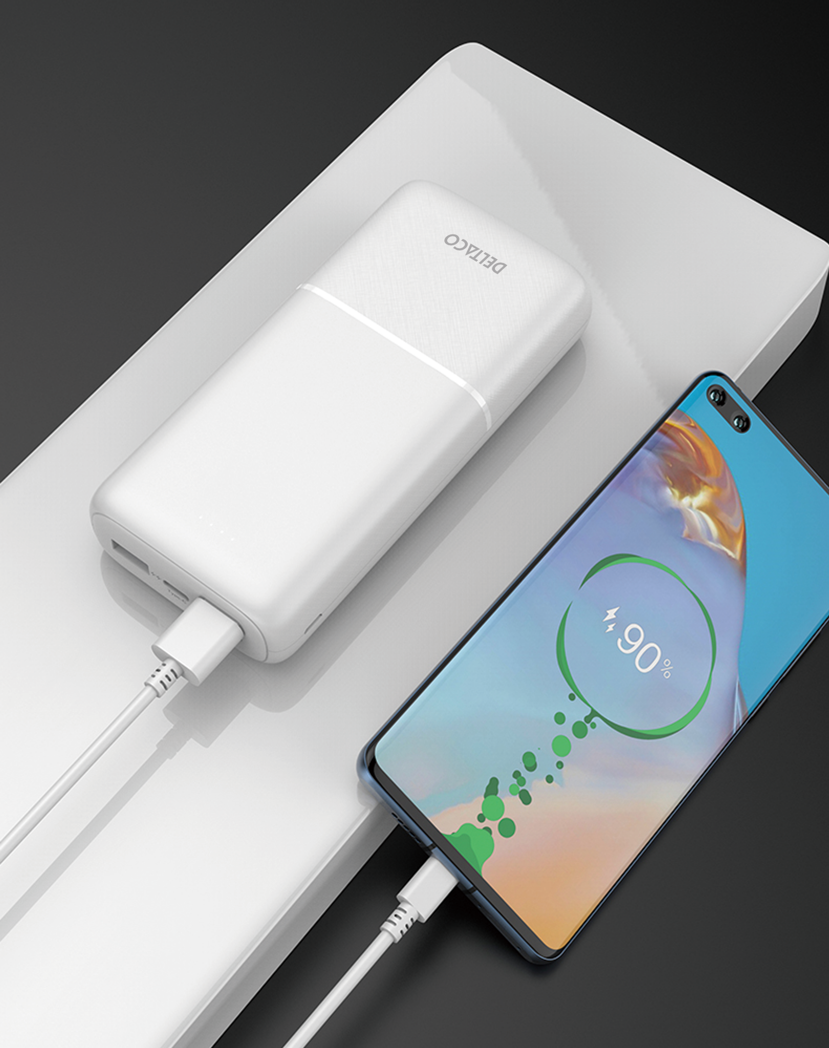 Deltaco Powerbank med hurtiglading og 3 porter, 2 x USB-A 18W, 1 x USB-C 20W PD, 10 000 mAh, svart