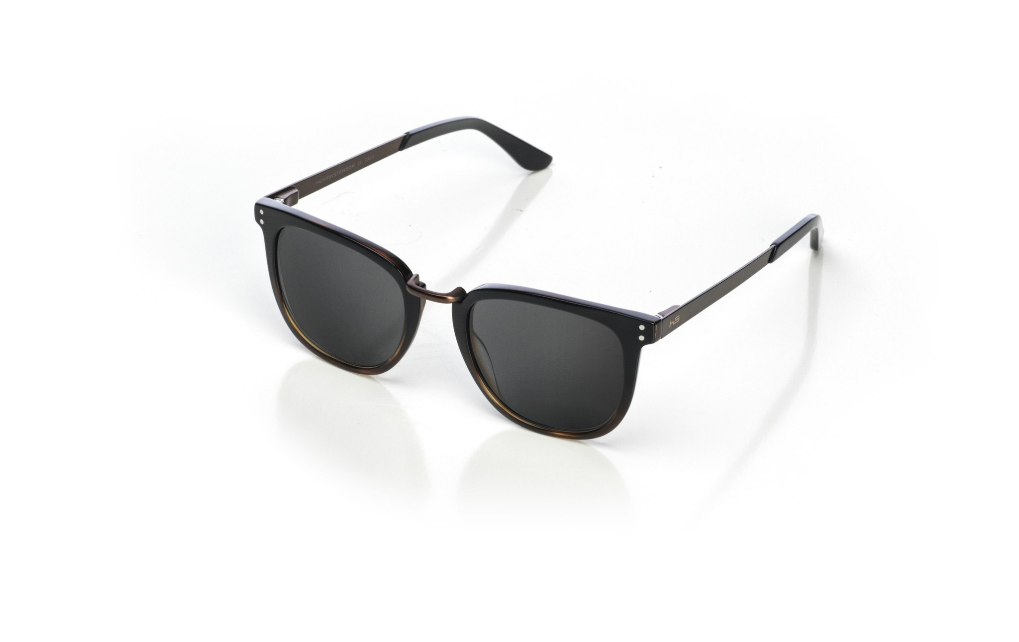 Henrik Stenson Eyewear Scandinavian 3.0 solglasögon Shiny Black Demi Gradient