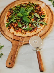 Pino Pizzaskärare längd 17,6 cm akaciaträ